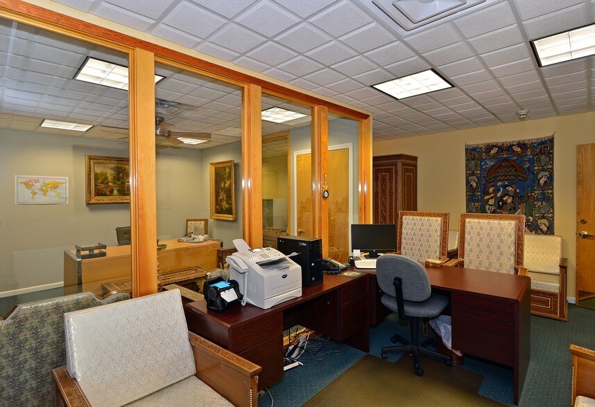 More Photos Of 188 E Bergen Pl, Red Bank Office For Sale