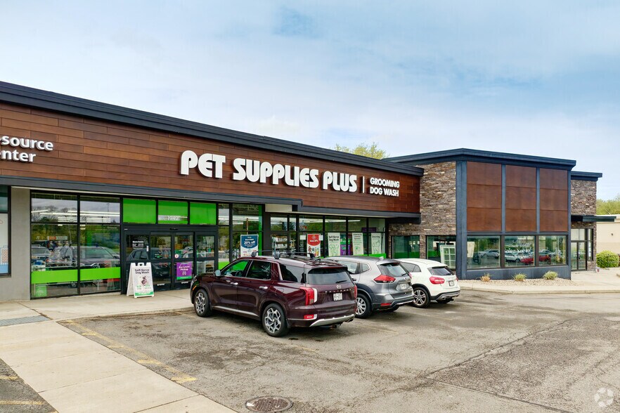 More Photos Of 1942-1956 W Ridge Rd, Rochester Storefront For Lease