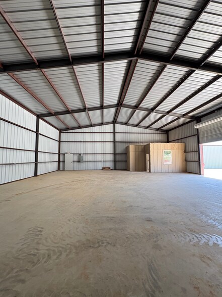 More Photos Of 5790 Rendon Bloodworth Rd, Fort Worth Industrial For Lease