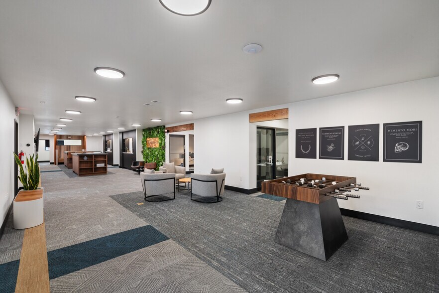 More Photos Of 222 NE Everett St, Camas Storefront Retail Office For Lease