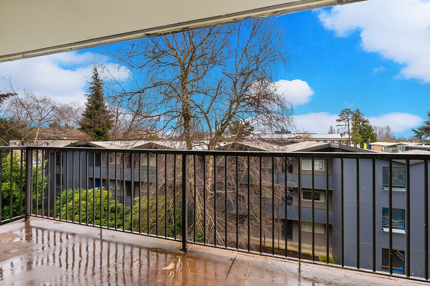 More Photos Of 220 S 152nd St, Burien Apartments For Sale