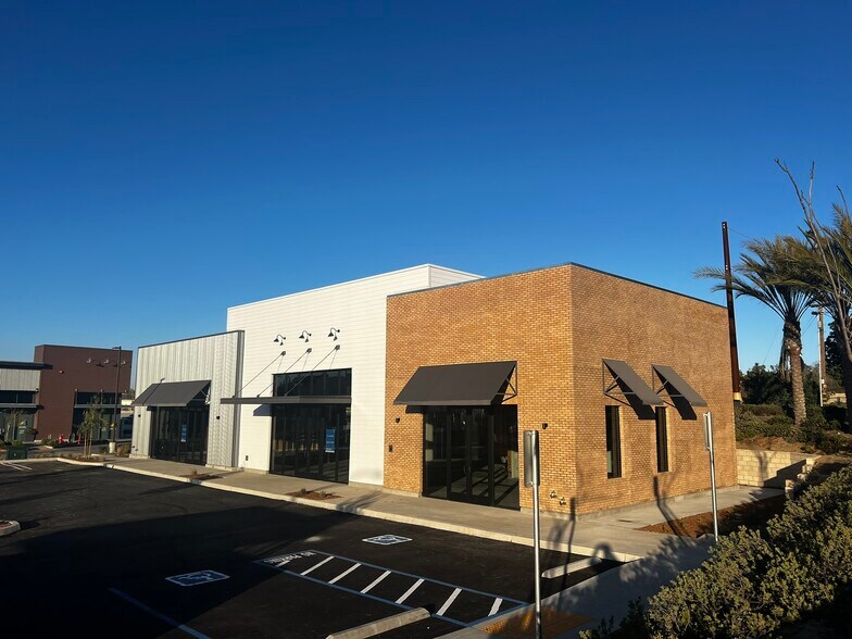 More Photos Of 485 Hacienda Dr, Vista Unknown For Lease