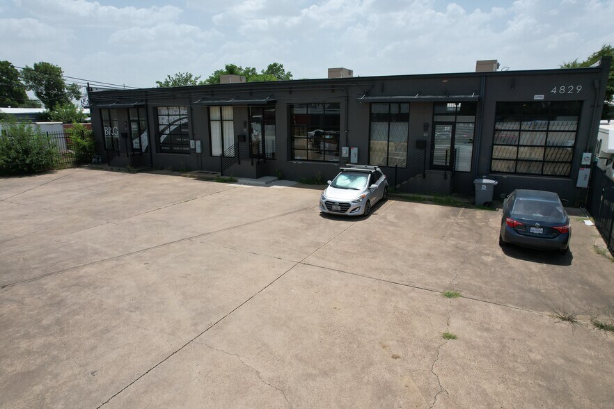 More Photos Of 4829 Gretna St, Dallas Industrial For Lease