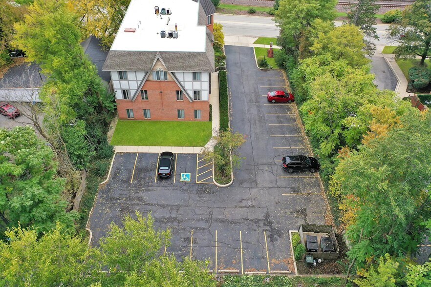 More Photos Of 386 Pennsylvania Ave, Glen Ellyn Medical For Lease