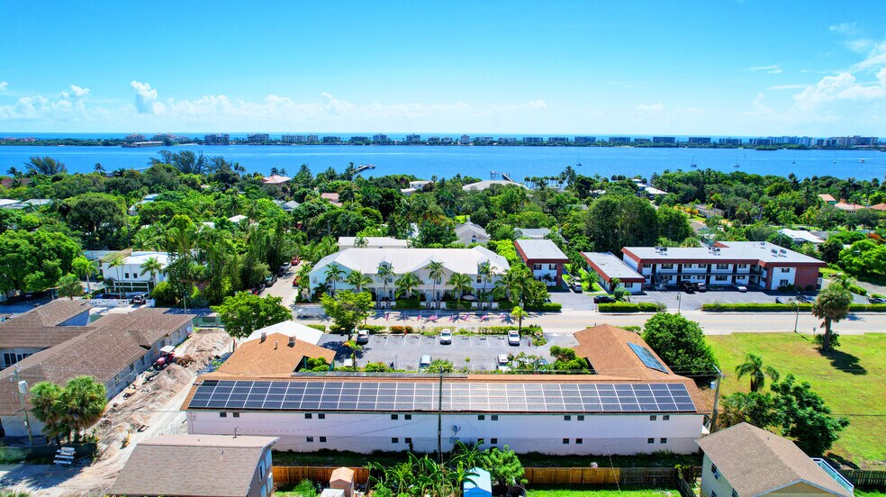 More Photos Of 901 S Federal Hwy, Lake Worth Hotel For Sale