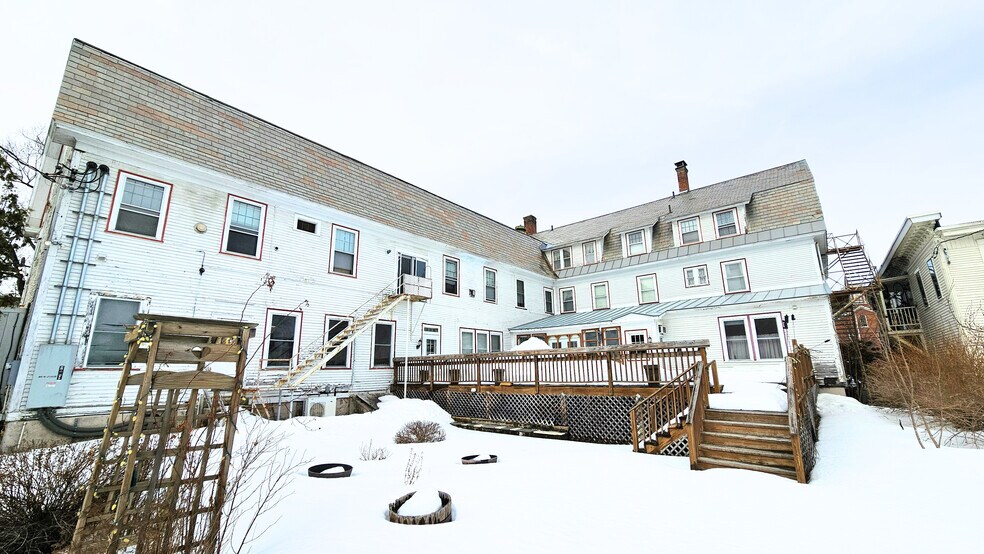 More Photos Of 40 Common St, Chester Hotel For Sale