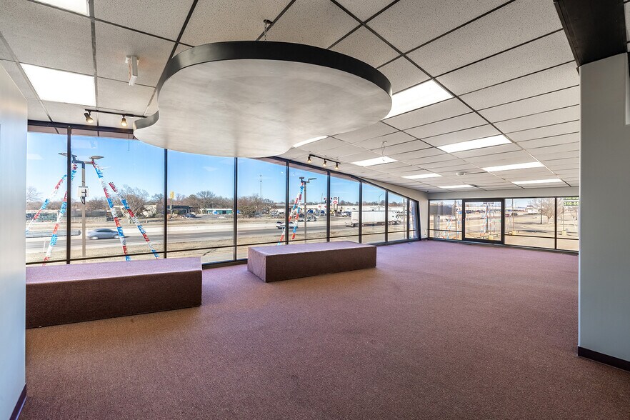 More Photos Of 11209 W Kellogg, Wichita Auto Dealership For Sale