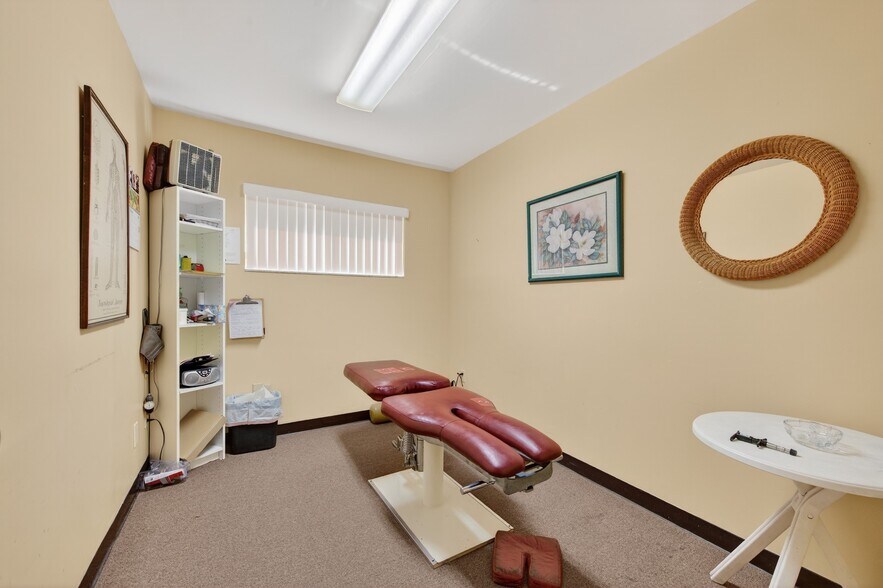 More Photos Of 905 Beville Rd, Daytona Beach Medical For Sale