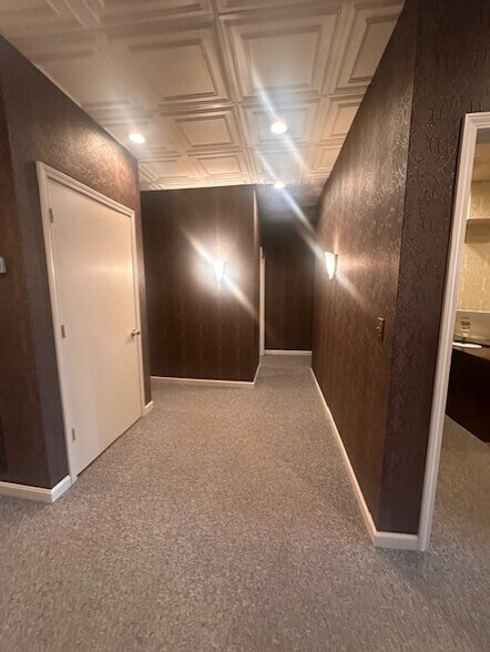 More Photos Of 62 Public Sq, Salem Storefront Retail Office For Sale