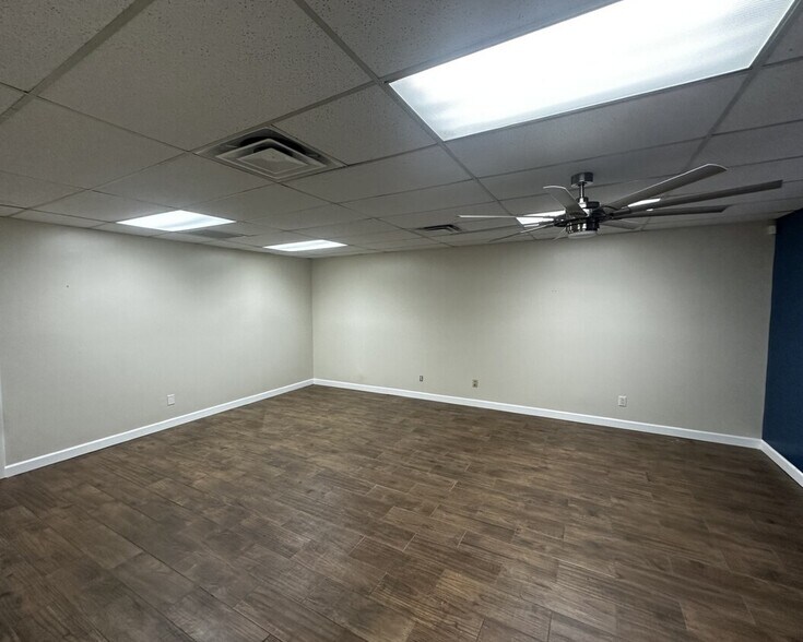 More Photos Of 4211 E Busch Blvd, Tampa Freestanding For Lease