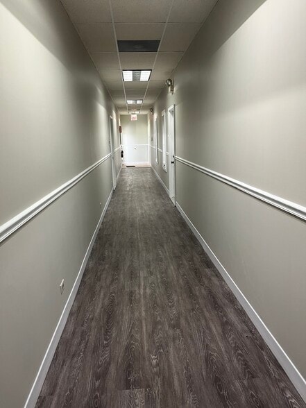 More Photos Of 3605 Woodhead Dr, Northbrook Office For Sale