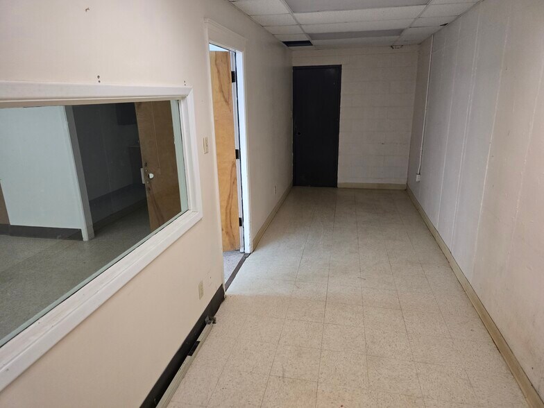 More Photos Of 157 Concord Plaza Shopping Ctr, Saint Louis General Retail For Lease