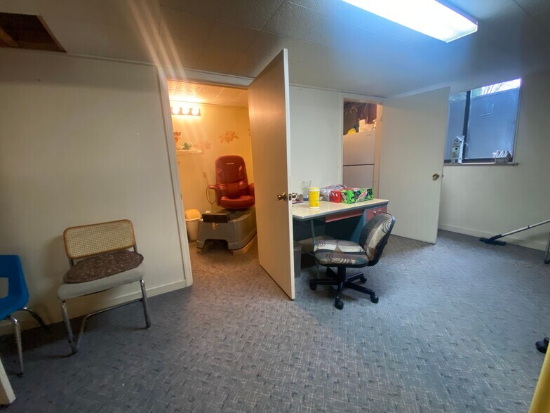 More Photos Of 8009 N McKinley Rd, Flushing General Retail For Sale