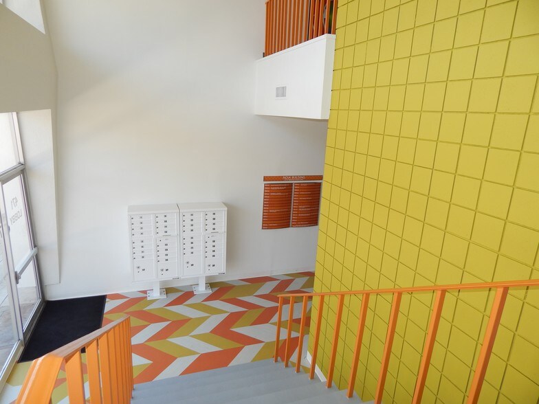 More Photos Of 401-493 E Tahquitz Canyon Way, Palm Springs General Retail For Lease