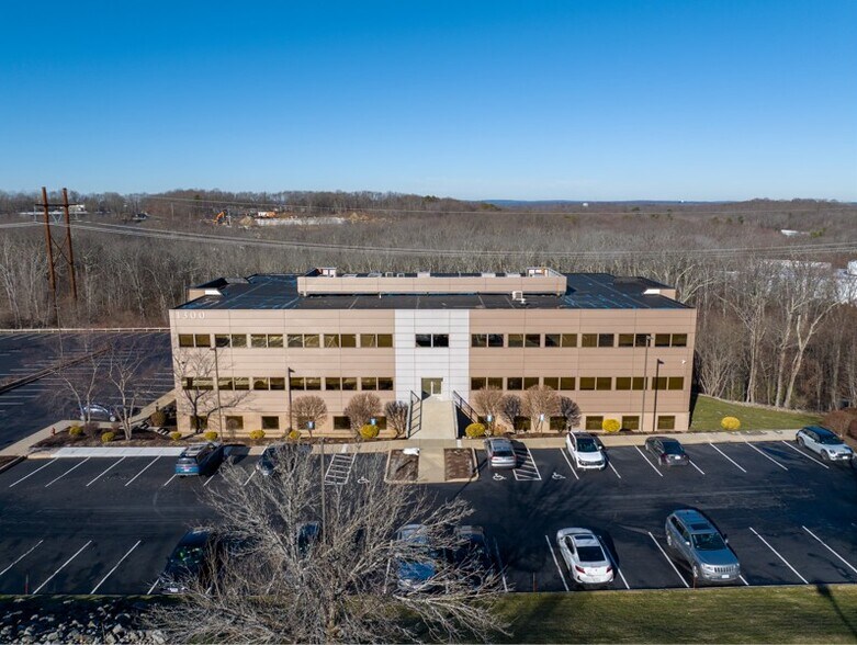 More Photos Of 1300 Highland Corporate Dr, Cumberland Medical For Lease