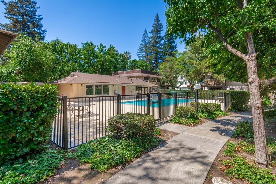 More Photos Of 555 Douglas St, West Sacramento Apartments For Sale