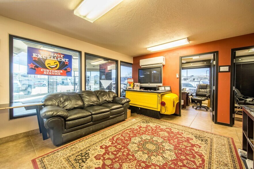 More Photos Of 1210 W State St, Hurricane General Retail For Lease