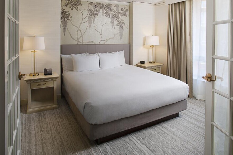 More Photos Of 6120 Peachtree Dunwoody Rd, Atlanta Hotel For Sale