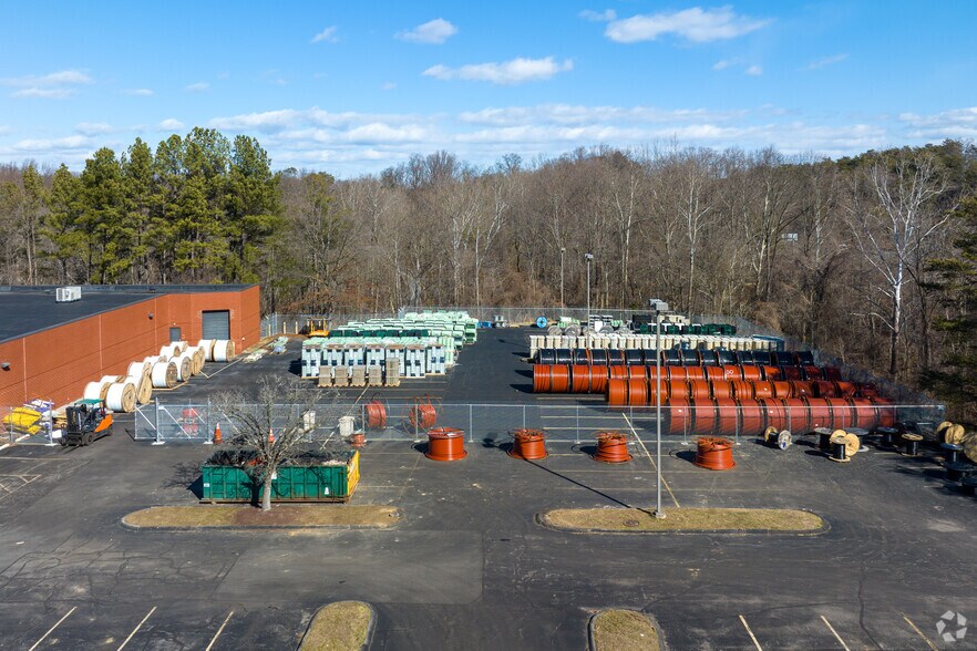 More Photos Of 7115 Standard Dr, Hanover Service For Sale