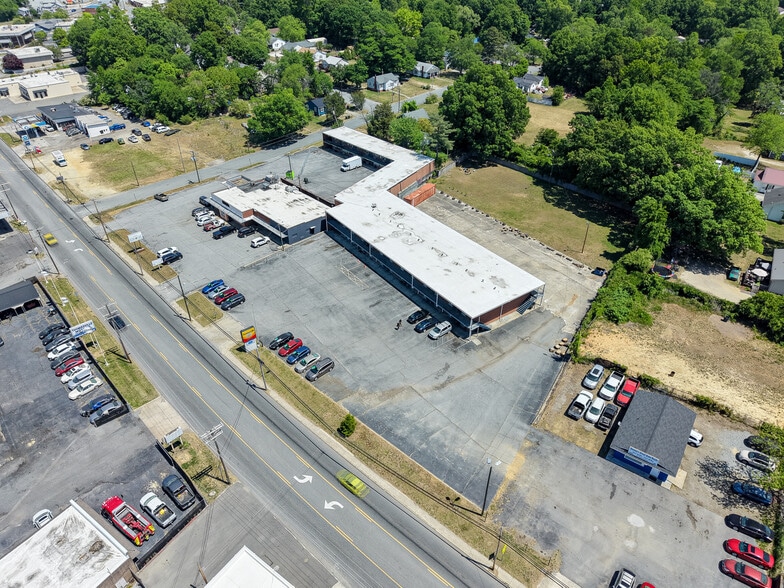 More Photos Of 411 National Hwy, Thomasville Hotel For Sale
