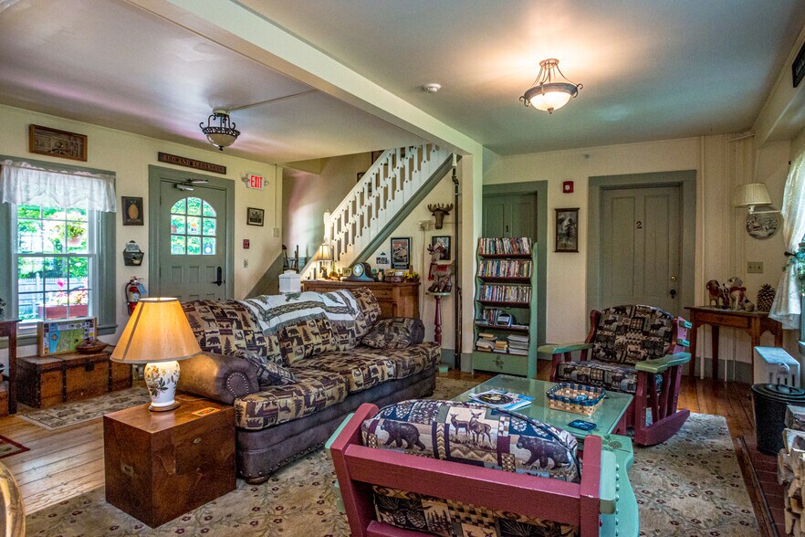 More Photos Of 207 Seavey St, North Conway Hospitality For Sale