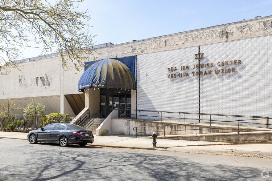 More Photos Of 1440 E 99th St, Brooklyn Medical For Sale