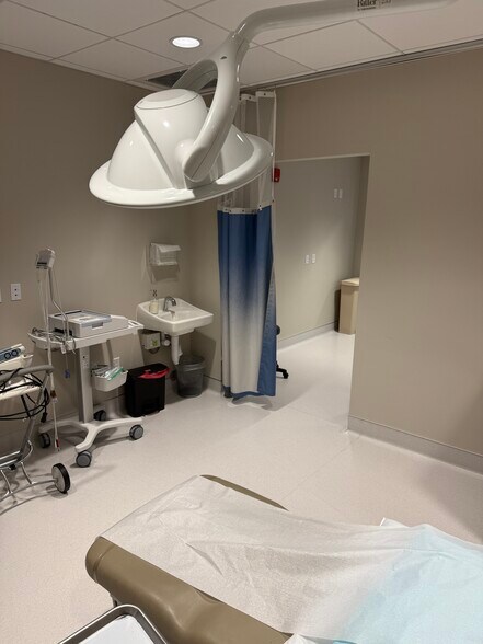 More Photos Of 5234 Little Rd, New Port Richey Medical For Sale