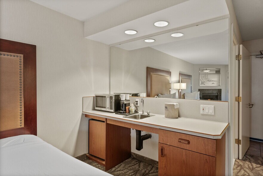 More Photos Of 3105 NE O. B. Riley Rd, Bend Hotel For Sale