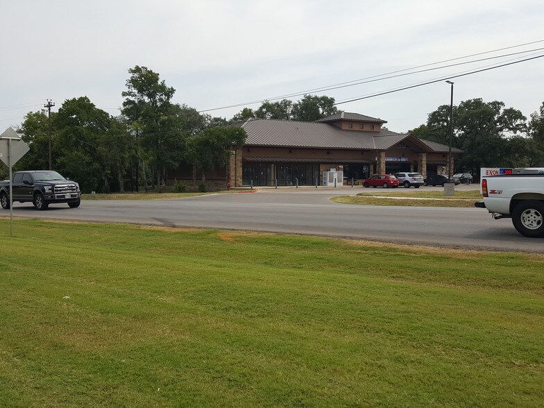 More Photos Of 970 FM 967, Buda Convenience Store For Lease