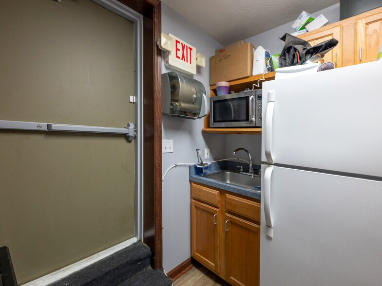 More Photos Of 105 6th Ave, Saint Albans Medical For Sale