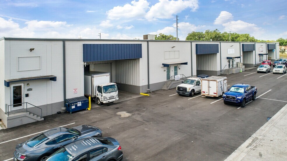 More Photos Of 444 27th St, Orlando Warehouse For Lease