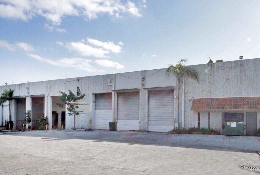 More Photos Of 1650 NW 23rd Ave, Fort Lauderdale Warehouse For Lease