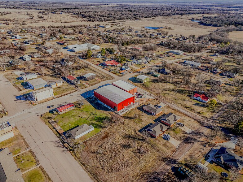 More Photos Of 103 N. Clarady, Wanette Industrial For Sale