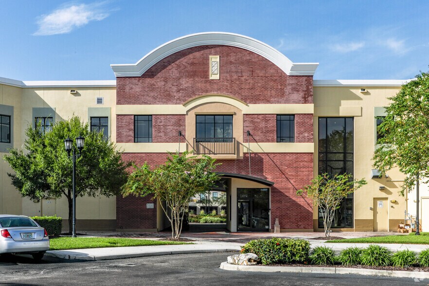 More Photos Of 1479 Town Center Dr, Lakeland Unknown For Lease