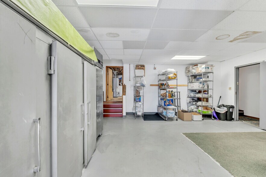 More Photos Of 11 Primrose St, Palmer Lake Restaurant For Sale