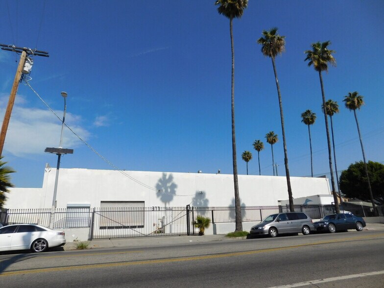 More Photos Of 365 E Jefferson Blvd, Los Angeles Warehouse For Lease
