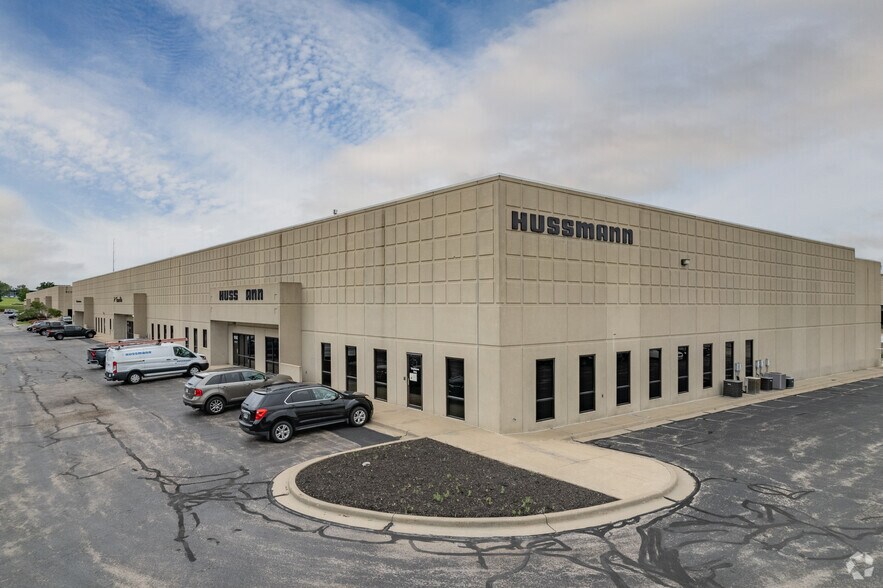 More Photos Of 10542-10556 Lackman Rd, Lenexa Warehouse For Lease