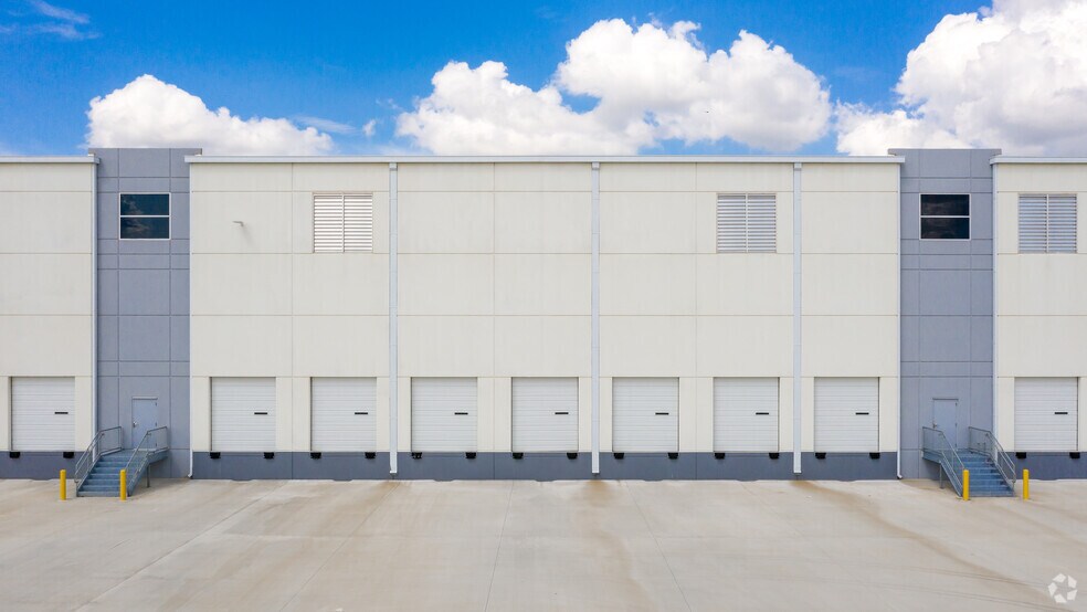 More Photos Of 2773 Highway 114, Fort Worth Distribution For Lease