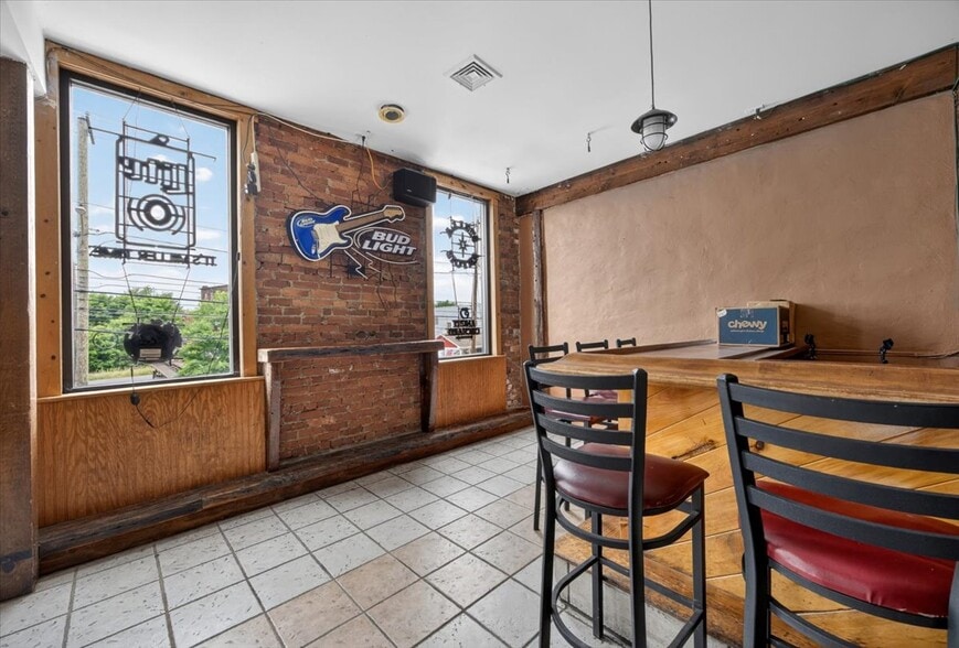 More Photos Of 650-654 S Main St, Wilkes-Barre Bar For Sale