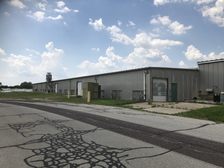 More Photos Of 1615 Radio Hill Rd, Boonville Warehouse For Lease