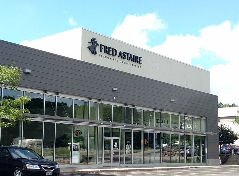 More Photos Of 2727 W Beltline Hwy, Madison Freestanding For Sale