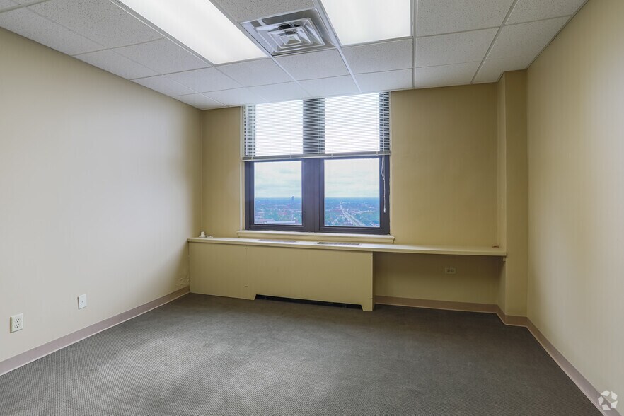 Photo of 19th Floor Ste 1902