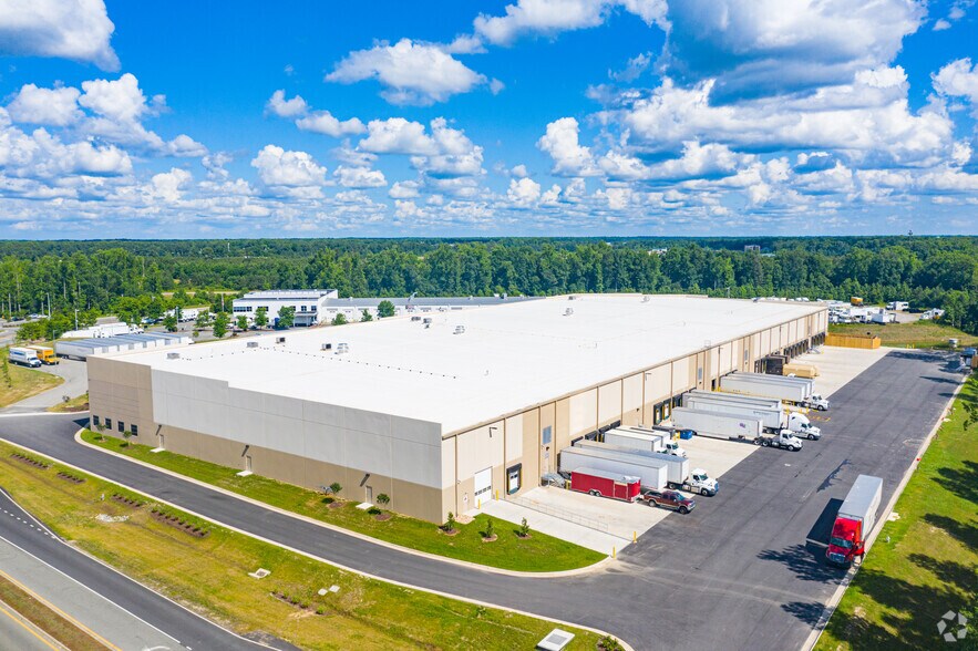 More Photos Of 12015 N Lakeridge Pky, Ashland Distribution For Lease