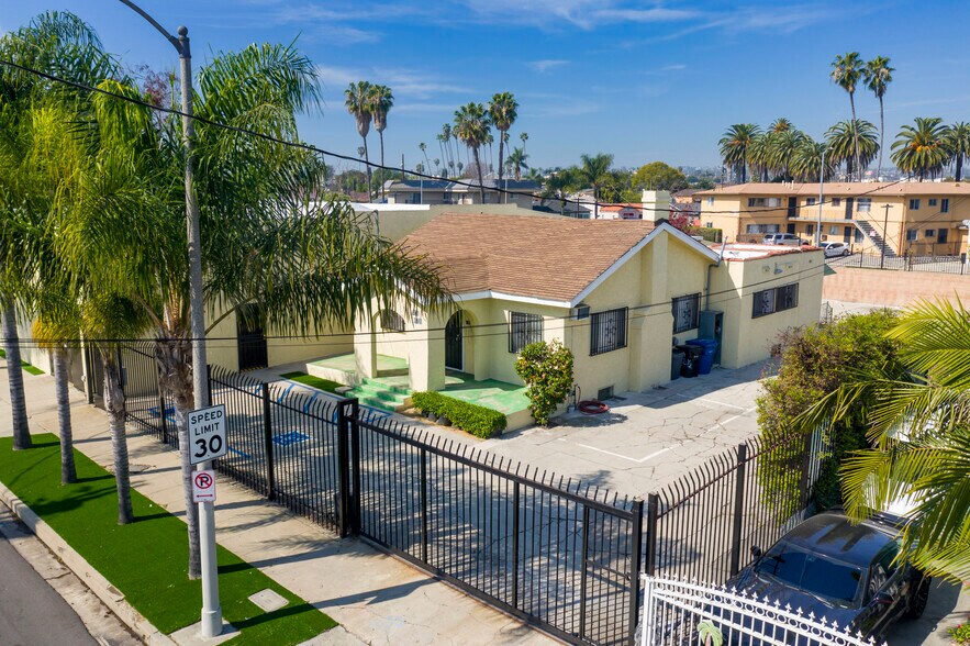 More Photos Of 2703 Southwest Dr, Los Angeles Warehouse For Lease