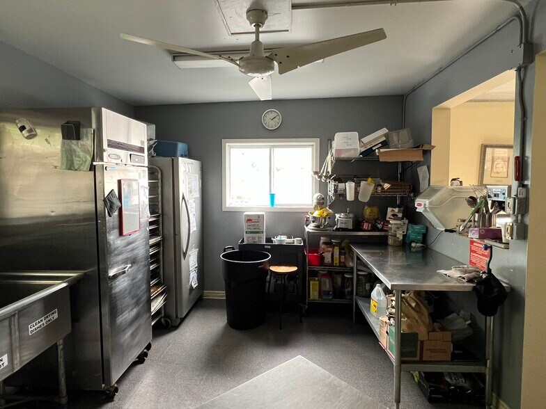 More Photos Of 85 Stephen St, Kingston Freestanding For Sale