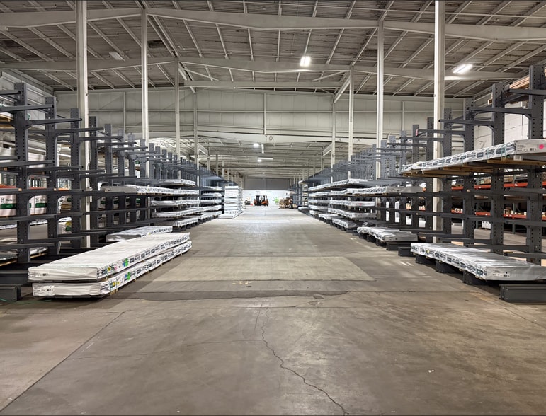 More Photos Of 426 S Montgomery St, Watertown Manufacturing For Lease