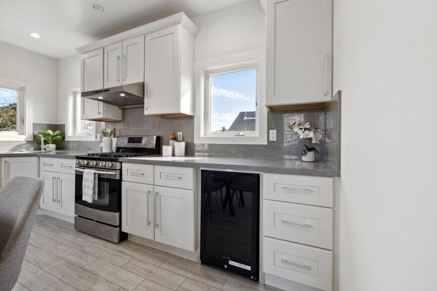 More Photos Of 31-33 Cuvier St, San Francisco Apartments For Sale