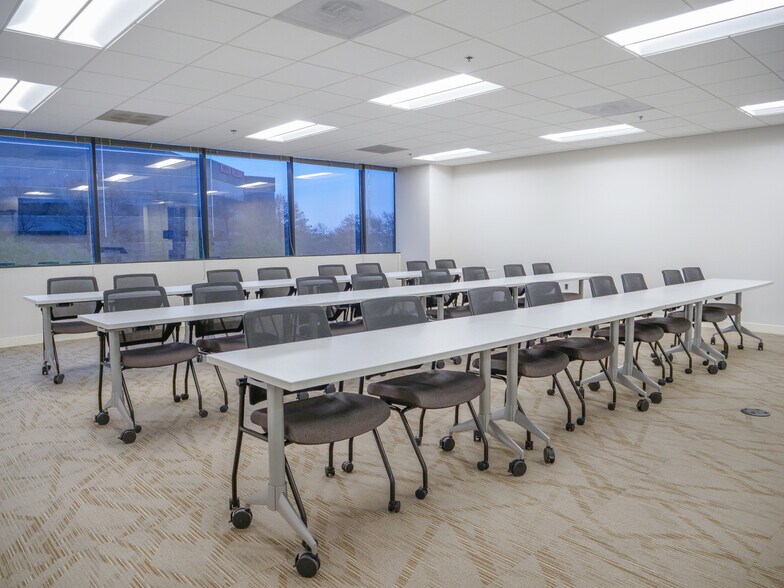 More Photos Of 18333 Preston Rd, Dallas Office For Lease