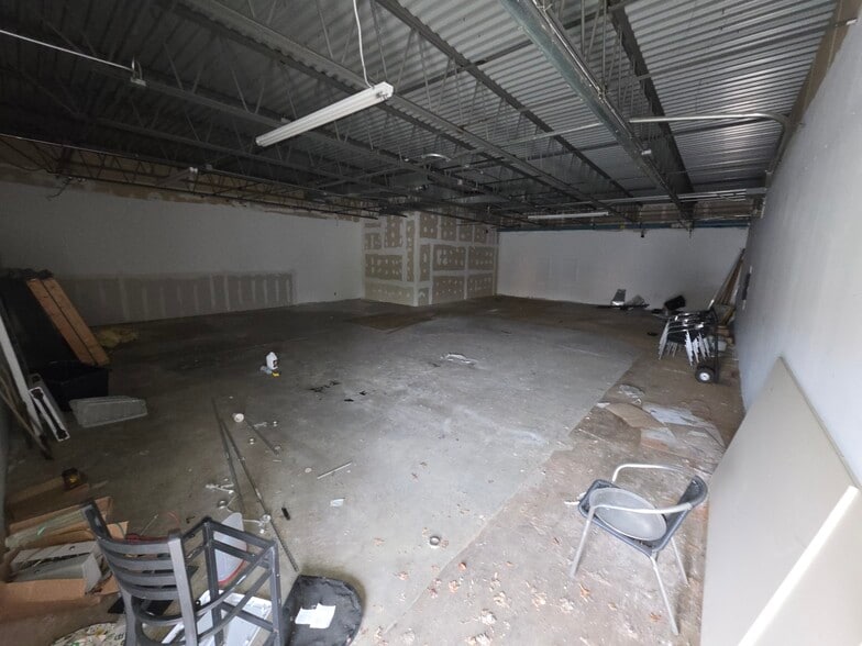 More Photos Of 6258 E Riverside Blvd, Loves Park Freestanding For Lease