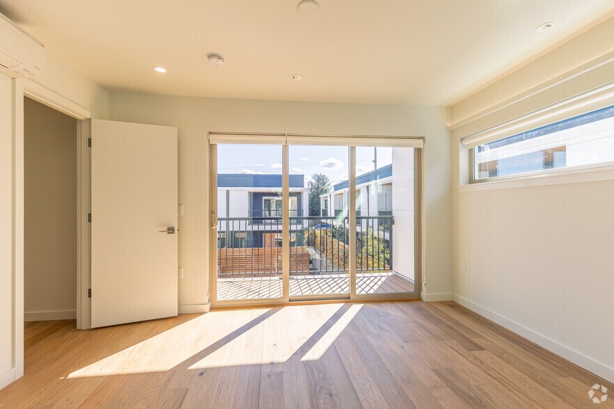 More Photos Of 5115 E Burnside St, Portland Apartments For Sale